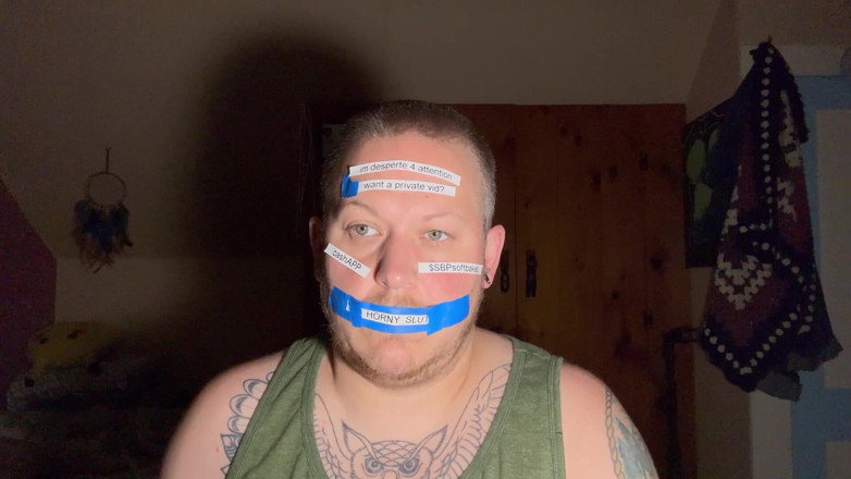 SoftBakedAfterDark: Ponížení: Sledujte mě hru