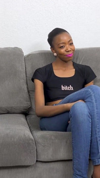 Eu dei a essa milf negra a viagem de Nova York que seu marido prometeu por anos ... Ela ganhou do meu jeito