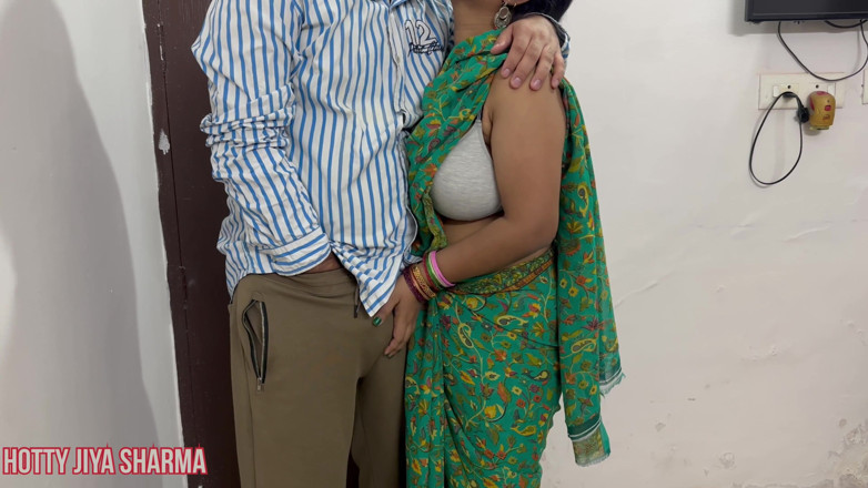 Hotty Jiya Sharmaa: Bhai Behen ka majedar 性爱，bhai ko apni tatti khilayi - 印度印地语喜剧性爱故事