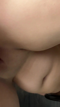 Nabízím svému nevlastnímu bratrovi lahodnou kávu výměnou za to, že mi dal jeho lahodný a obrovský penis za můj těsný a špinavý zadek