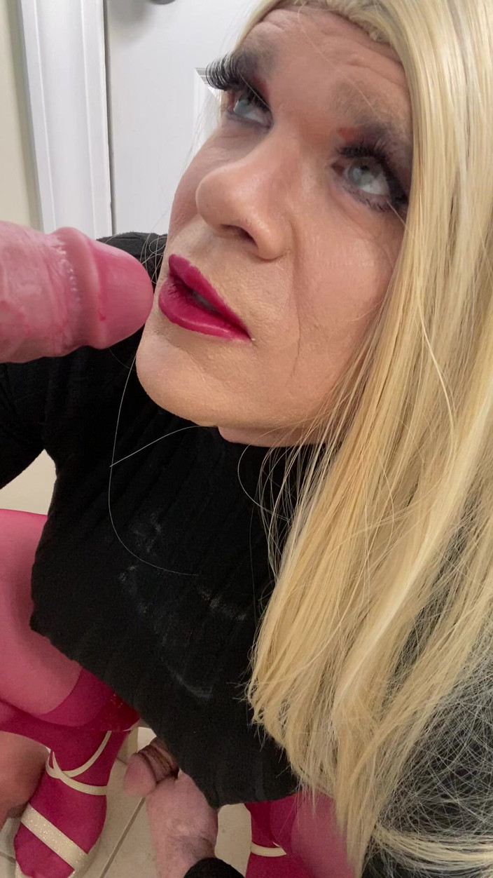 MadisonCD2025: Maricas transgênero sexy femboy crossdressing cadela chupa pau e fala...