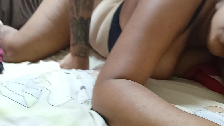 Britanly-Brow: Britanly dikejutkan sama suaminya dan dia ngentot memeknya habis-habisan sampai...