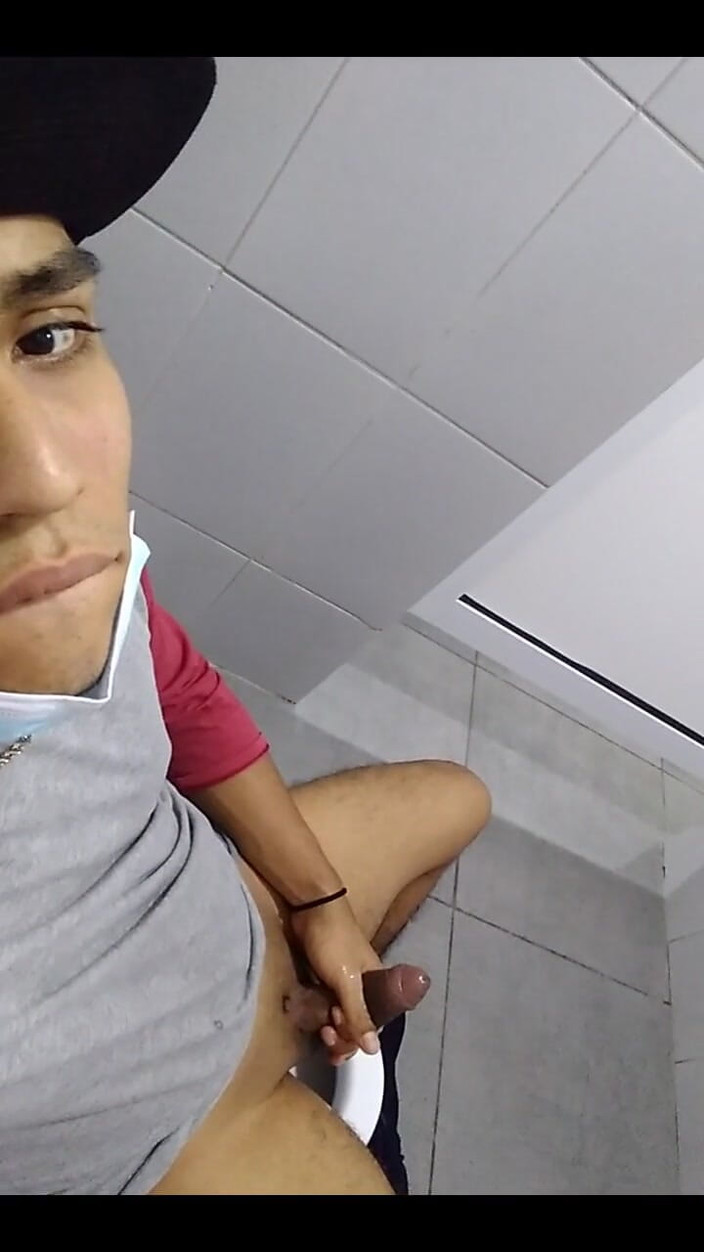 AlexAlejandro13: 5 minutos en el inodoro