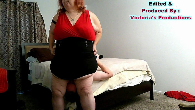 BBW nurse Vicki adventures with friends: Verpleegster Vicki Zit Op Knappe Harry's Gezicht!
