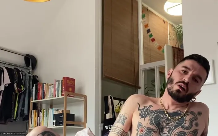 Stallion papi: Jerking Tatto