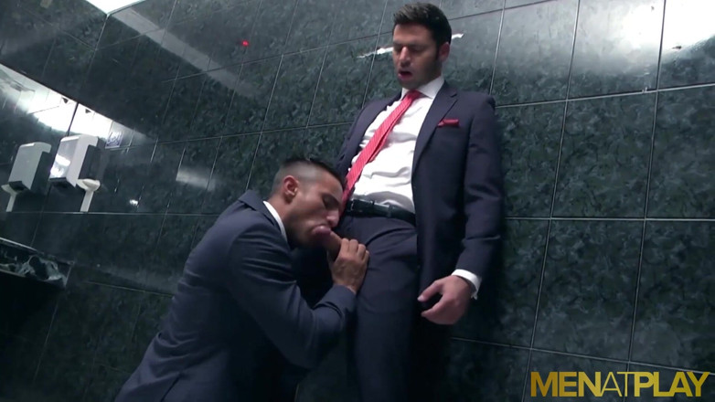 Menat Play: Menatplay athletic inked Klein Kerr anal fucks Dario Beck