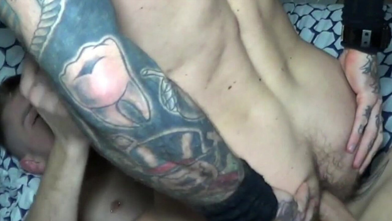 FRENCH AMATORS SEXTAPES: Romain Fucks in Public Toilets