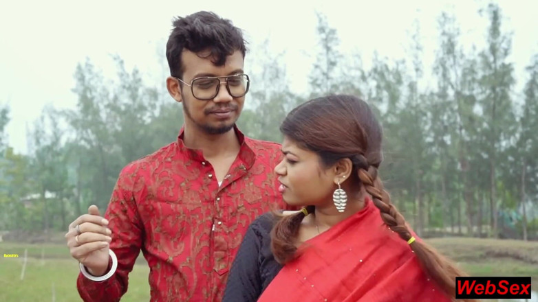 WebSex Premium: स्थानीय नेता के साथ गरीब गांव की लड़कियां चुदाई कर रही हैं! गांव का सेक्स