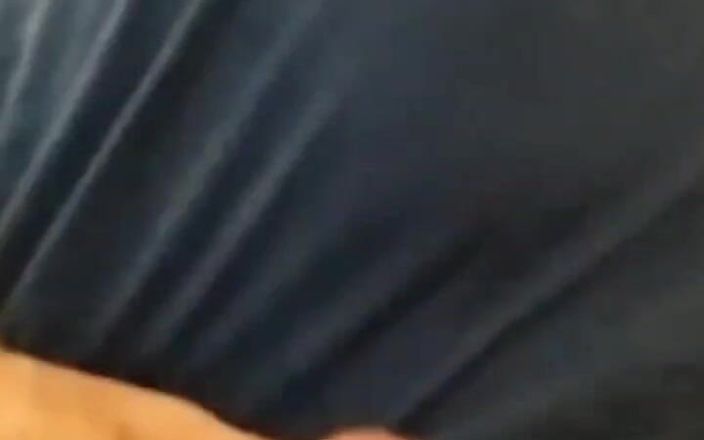 Beegjohn69: 거대한 세미로 분수처럼 물 발사