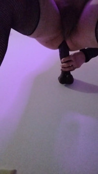 Provocando wall fuck em rosa e preto