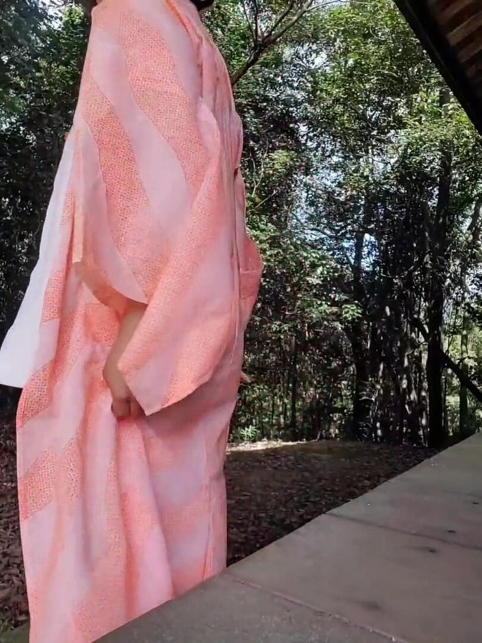 Mayumi Kanzaki: Kimono açık hava fotoğrafçılığı