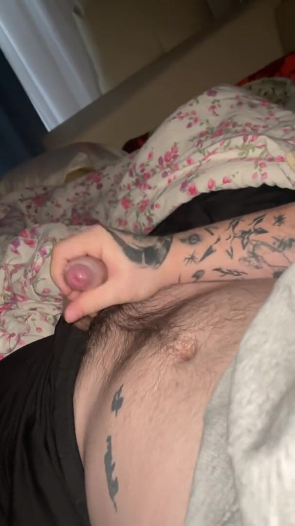 AlexRitchh: Cum on my stomach