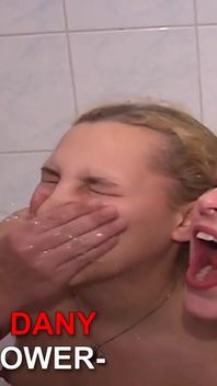 Golden Shower with Teen Nathalie & Dany Sun