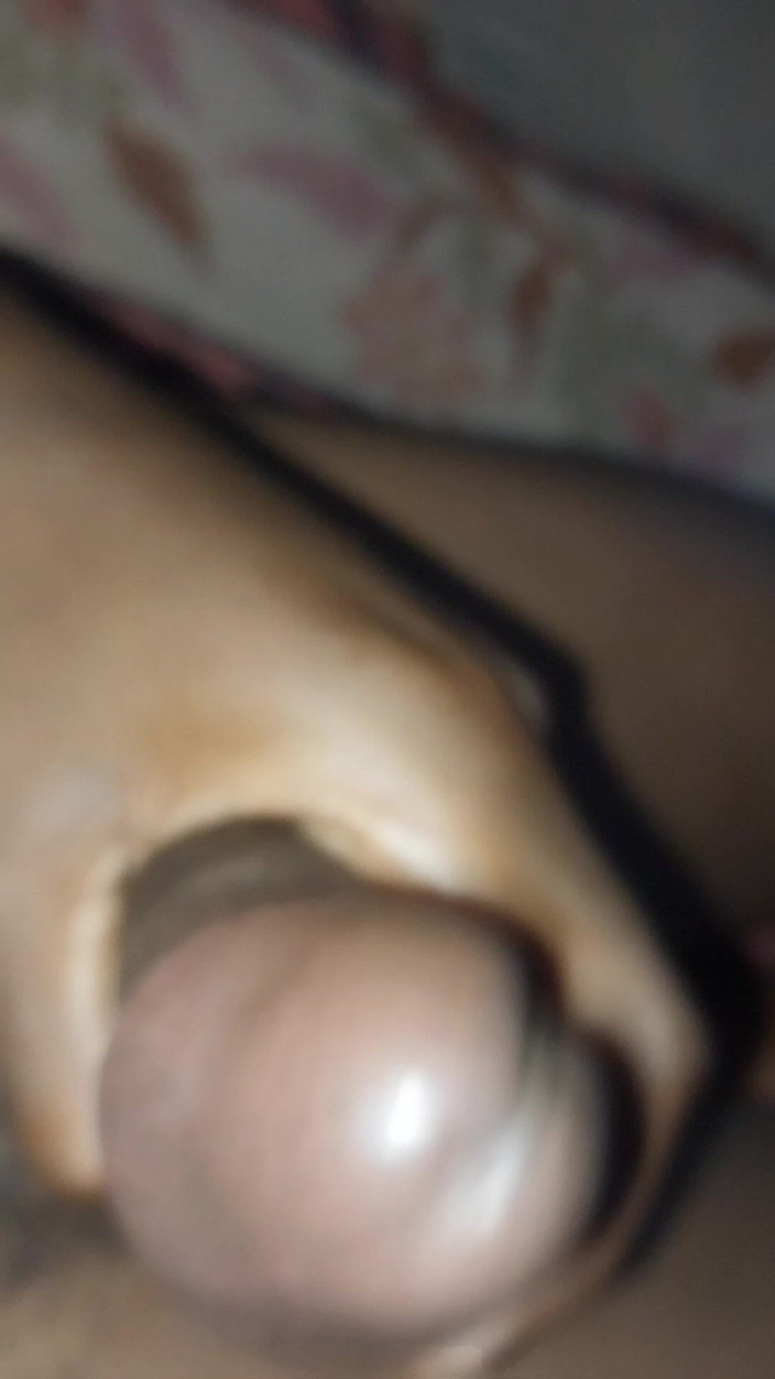 LoVbRo1: Velký penis masturbuje až do výstřiku