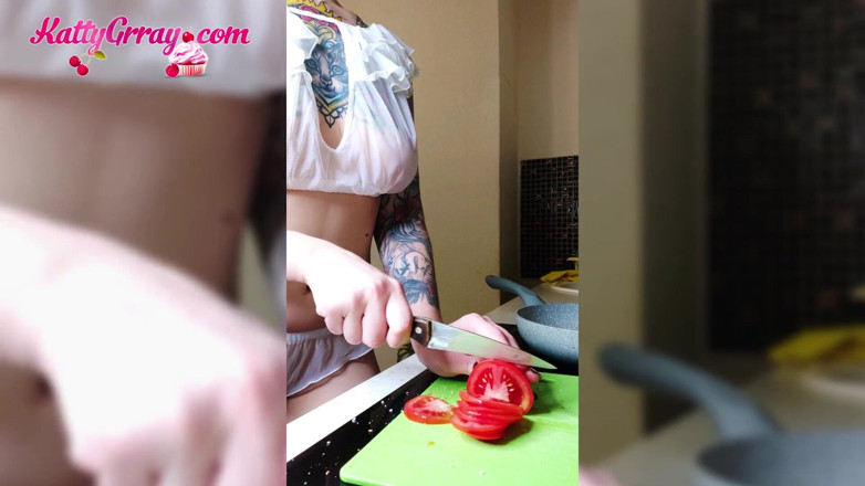 Katty Grray: Sexy roodharige meid sensueel poesje spelen in de keuken - hete...