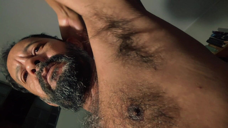 Rock F hairy: ตัวเปียก