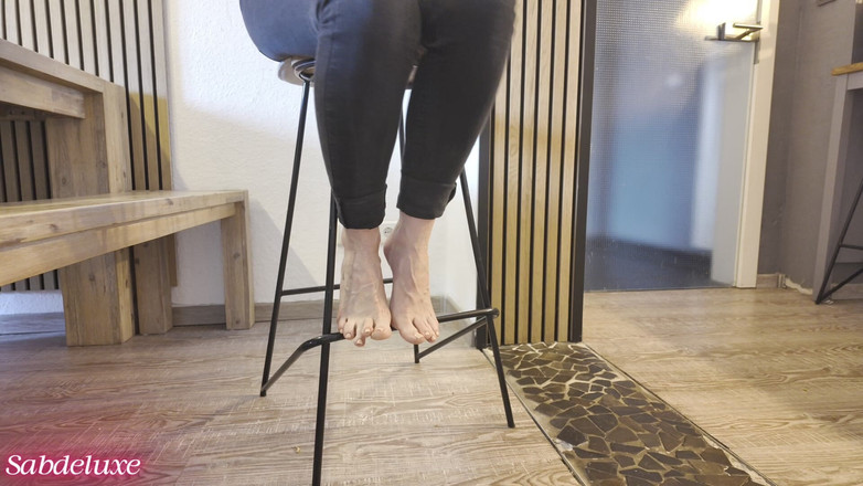 Sabdeluxe: Berjinjit