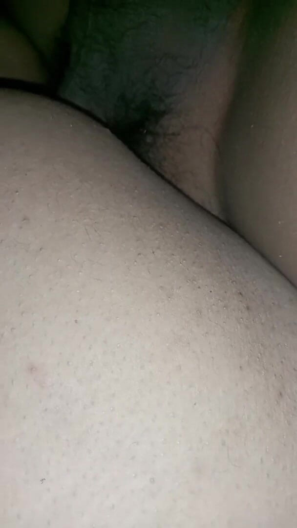 E-Alfa: Eva își dă curul pentru a fi futută de pula lui...