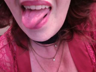 dawnskye1962: 509 nejsexy 60letá žena, která kdy kouří v červeném krajkovém prádle See too...