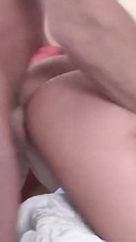 Ashley Fires Adalah MILF seksi panas yang curang pada suaminya