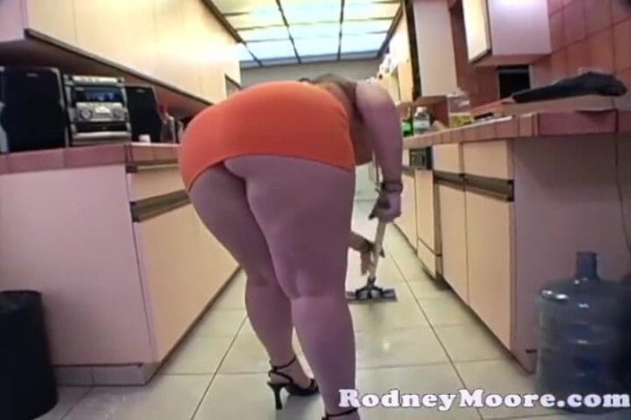 Scale Bustin Babes: Retro bBW amateur-fantasy-blowjob