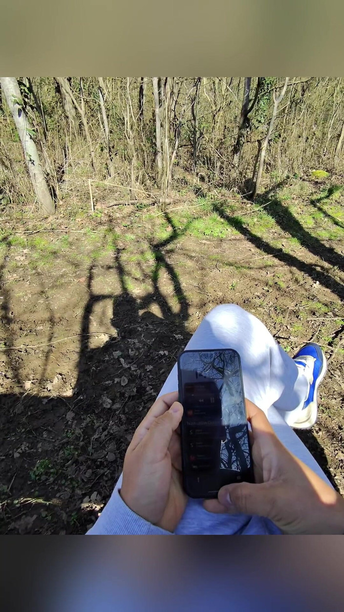 Hot dick in your ass: Mladý chlapec hledá ptáka v lese