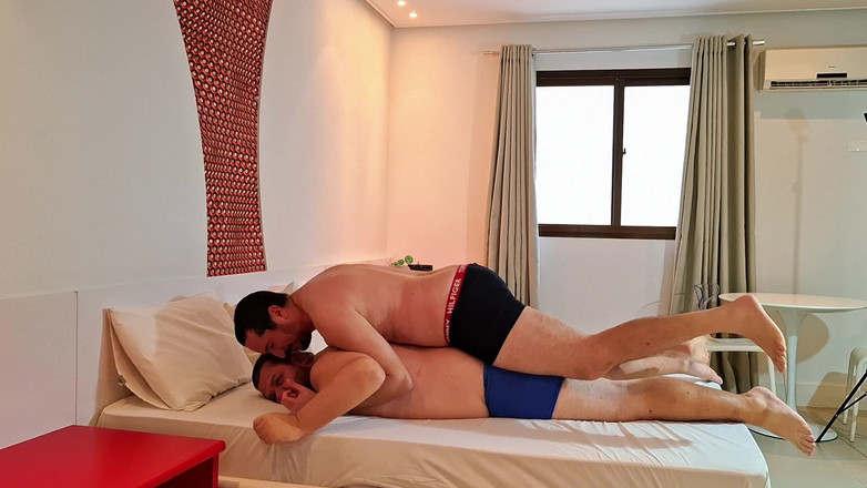 Combat and fetish: Oso luchador vs jobber en hotel habitación