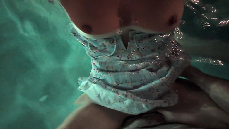 Mimiandevan: Fingering in the Hot Tub Ends with Pool Sex