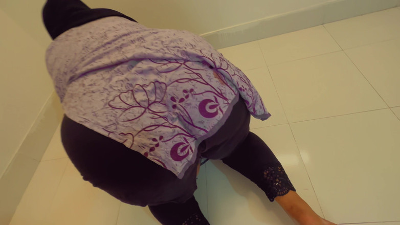 Aria Mia: Eu fodi empregada real árabe na Arábia Saudita - peitos enormes e...