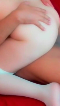 Notre voisin est venu me baiser la chatte