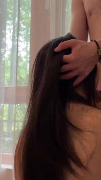 În picioare pe la spate lângă fereastră cu ejaculare înăuntru cu o chinezoaică curvă