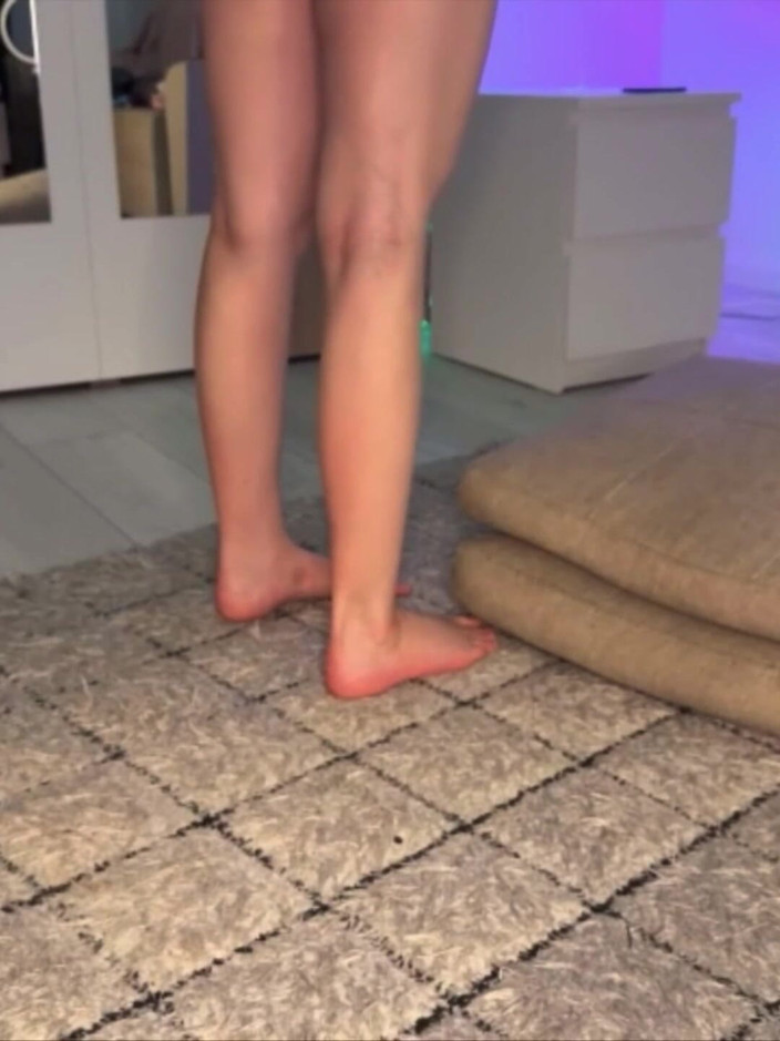 JuiceLussie: Pancutan mani gila dengan awek blonde comel sebenar
