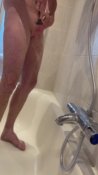 Redboy83: prysznic i golenie