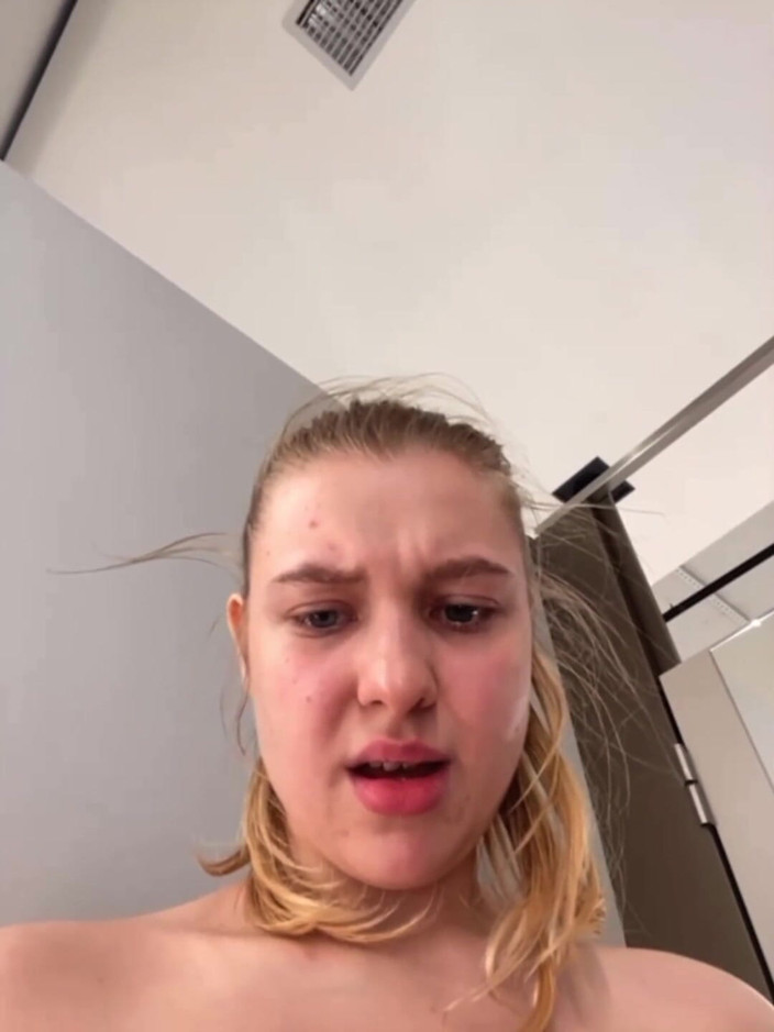 JuiceLussie: Fucking in Locker Room Close up