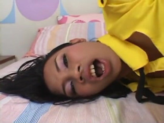 Tranny Fantasy: Il magro ladyboy asiatico si fa scopare il tipo