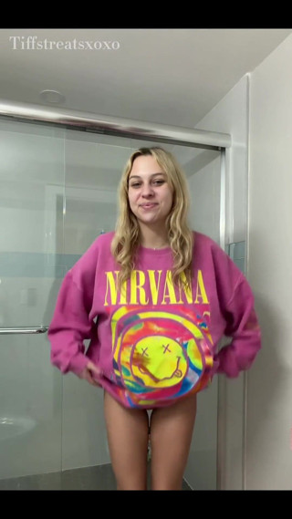 Tiffstreatsxoxo: Orinar por detrás