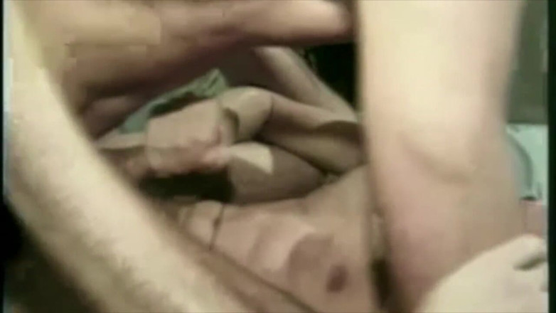 Young straight boy masturbation: Гетеросексуальний твинк відтраханий його другом вдома