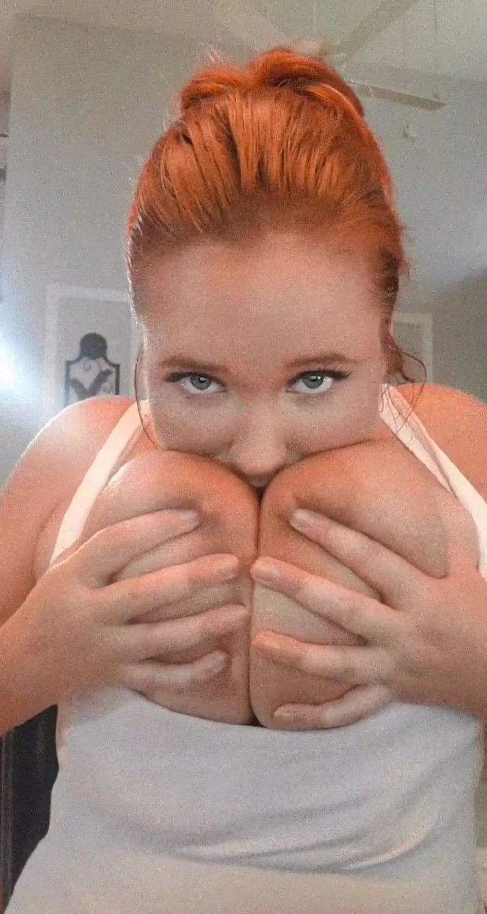 Annabelle Rogers: Miluji hraní se svými těžkými věšáky