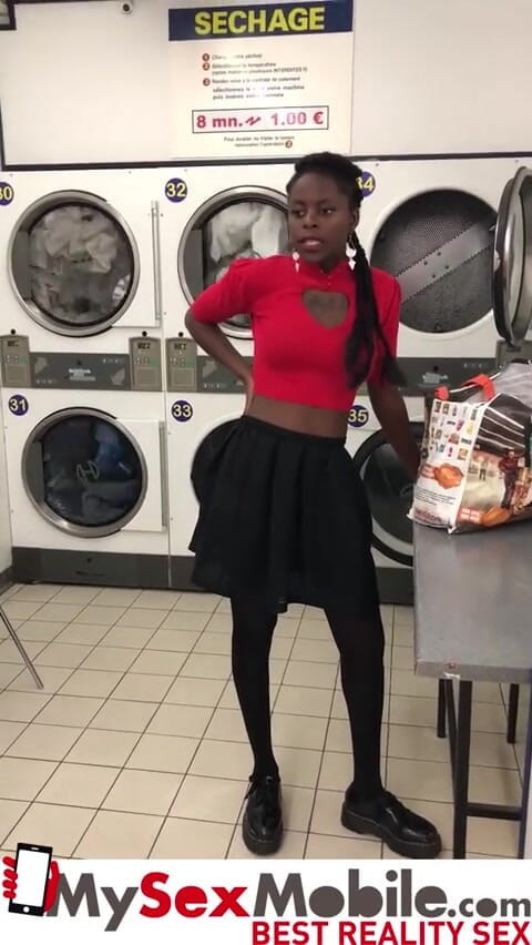 MySexMobile: Ebony girl picked up in launderette for intense sex