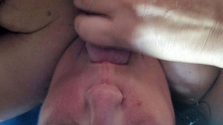 Lujuriosos: 我坐在我的奶子上吮吸他的鸡巴