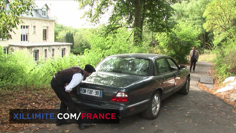 Made In France: बड़े स्तनों और काले बाल वाली के साथ विंटेज गांड चुदाई