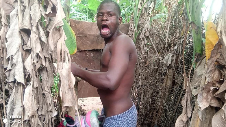 Moviesporn1: 手淫者又回来了，大屁股做爱