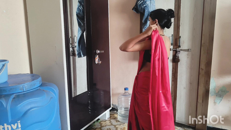 Desishycouple: Indiancă Desi Bhabhi schimbându-și hainele în fața lui Devar.