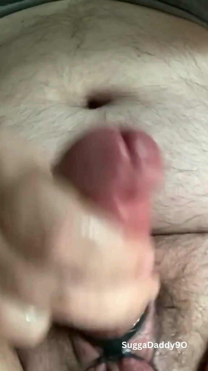 SuggaDaddy9O: Un papa utilise un cock ring pour la première fois