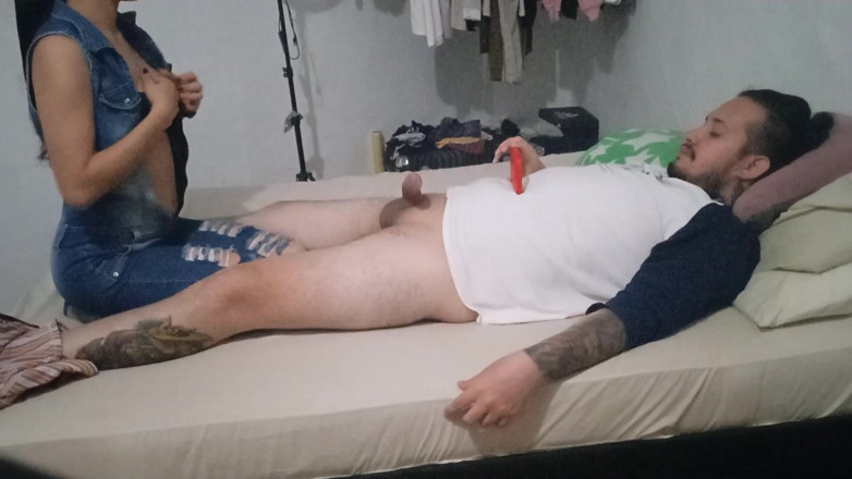 xMilfucker: Nevěrná manželka nemohla odolat péru přítele svého manžela