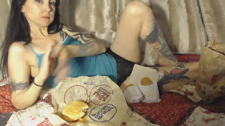 PandoraSG: ゴシックタトゥーMcdの朝食