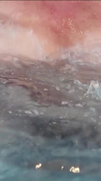 Potrząsam piersią w spa tylko dla ciebie