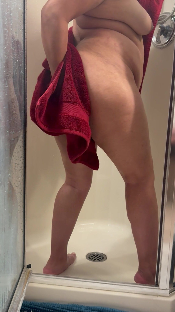 Fuego & Ice: Sexy Latina Drying Herself