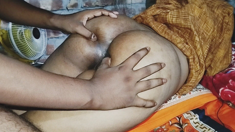 Deshi women: Bhabhi ki doggystyle-video