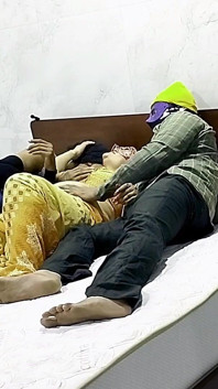Andhra Desi HotWife Berkongsi Dengan Kawan Seks Bertiga Seks Dubur Tegar Bahagian Satu